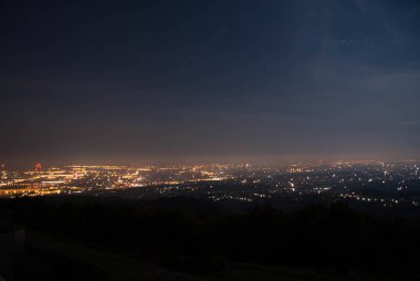 Manzara görünümü Viyana'nden gece khalenberg. 