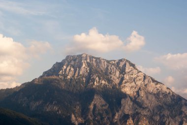 Avusturya, Gmunden gölde dağlarla