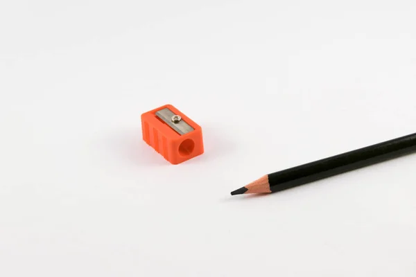 Lápis com apontador de lápis — Fotografia de Stock
