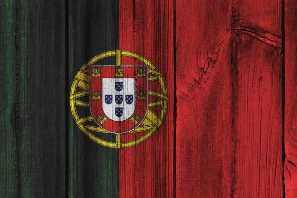 Bandeira de Portugal pintada na parede de madeira para fundo — Fotografia de Stock