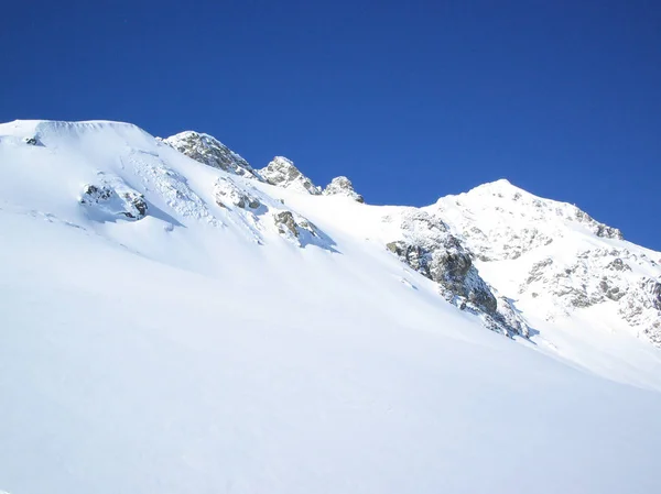 Schweizer Berge im Winter — Stockfoto