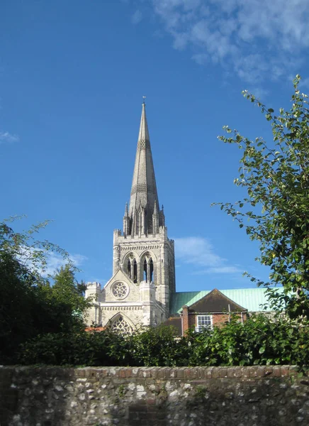 Toren van de kathedraal van Chichester in Engeland — Stockfoto