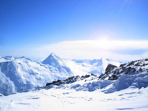 Schneebedeckte Berge in der Schweiz Stockbild
