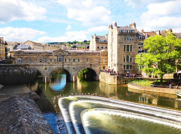 Pulteney Bridge in Bath, england lizenzfreie Stockfotos