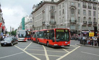 Londra 'da otobüs trafiği