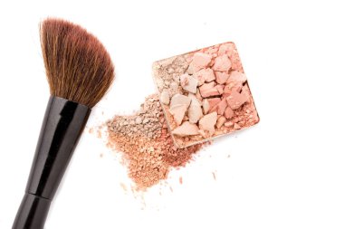 Beyaz arka plan üzerinde izole fırça ile çok renkli ezilmiş kaptırdın.