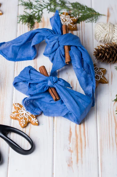 Christmas furoshiki wrapping. Etnical hristmas gift. Zero waste concept — Stock Photo, Image