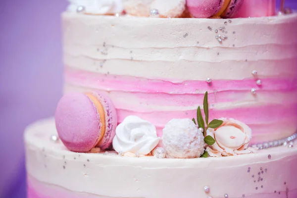 Beautiful birthday cake of several tiers in a gently pink range. — Stock Photo, Image