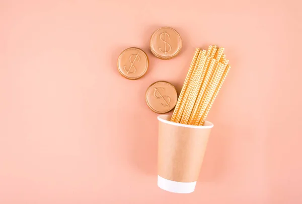 Pappersglas Med Dricksrör Eco Redskap Ljus Bakgrund Noll Avfall Hållbar — Stockfoto