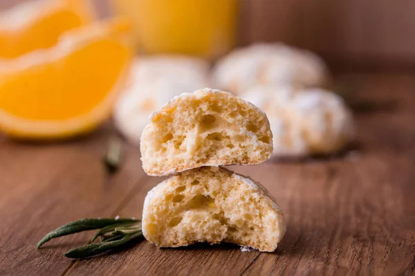 Shortbread Orange Biscuits Sprigs Semarin Fresh Orange Juice Table Delicious — Stock Photo, Image
