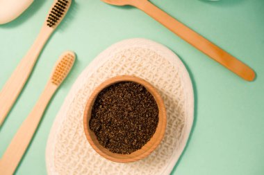 Beden için kozmetik ekşi, nane arkaplanına karşı. Sıfır atık