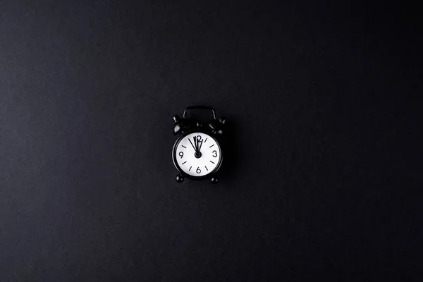 Scarlet Black Alarm Clock Black Background Monochronic Abstraction — Stock Photo, Image