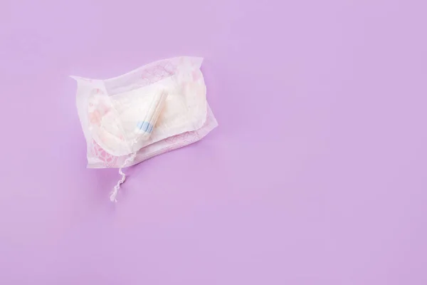 Санитарная Прокладка Розовых Хлопковых Цветах Личный Уход Женская Гигиена Критические — стоковое фото
