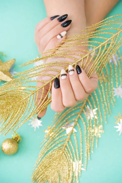 Beautiful Nails Interesting Manicures Gold Twigs Stars Balls Mint Background — Stock Photo, Image