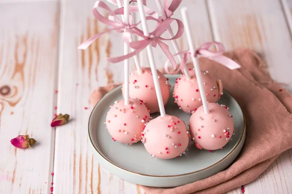 Cake Pops Roze Crème Liggen Een Mooi Bord Heerlijke Close — Stockfoto