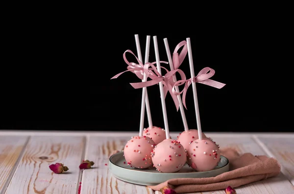 Cake Pops Roze Crème Liggen Een Mooi Bord Heerlijke Close — Stockfoto