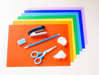 Adım adım renkli bir kağıt gökkuşağı yaratmak için talimatlar. Kendi ellerinle yaratıcılık. ÇEVİR