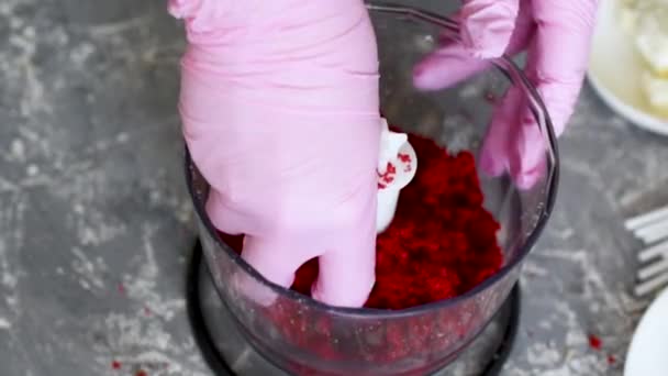 Pasticcere Guanti Rosa Condivide Biscotto Dessert Processo Creazione Dessert — Video Stock