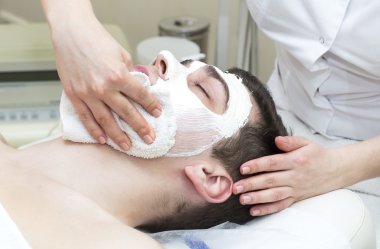 adam maske kozmetik prosedür