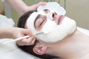 adam maske kozmetik prosedür