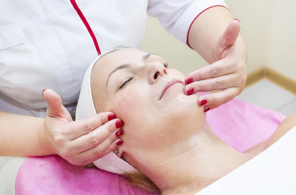 Proceso Masaje Tratamientos Faciales Salón Belleza — Foto de Stock