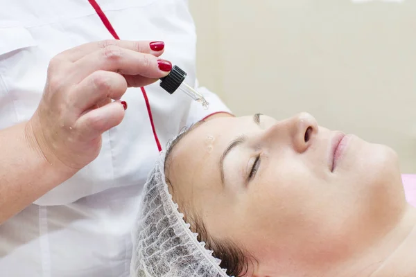 Process of massage and facials — Stock Photo, Image