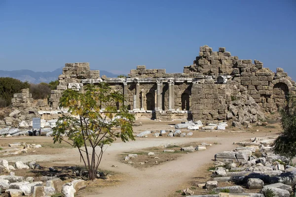 Τα ερείπια της αρχαίας πόλης της Side — Φωτογραφία Αρχείου