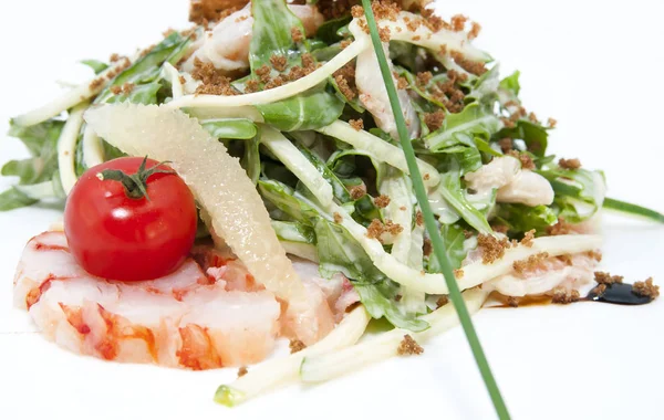 Salad greens and shrimp — Stock Photo, Image