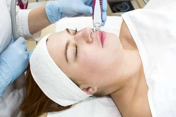 Frau Befindet Sich Der Klinik Lipomassage — Stockfoto