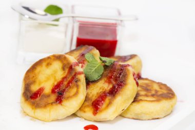 ekşi krema ve reçel ile Cheesecakes 