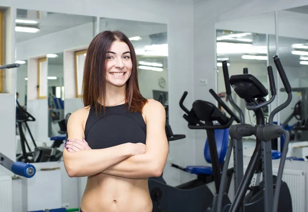 Meisje houdt zich bezig met sport — Stockfoto