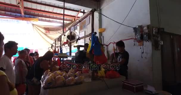 Mercado asiático de aldeia para a venda de frutas e legumes El Nido — Vídeo de Stock