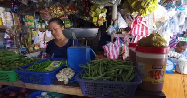 Villaggio mercato asiatico per la vendita di frutta e verdura El Nido — Video Stock