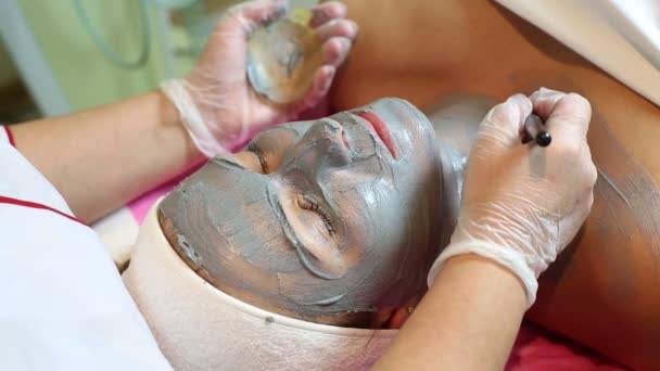 Processo de massagem e tratamentos faciais — Vídeo de Stock