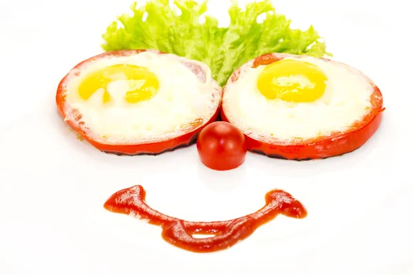 Ovos como um rosto sorridente adornado — Fotografia de Stock