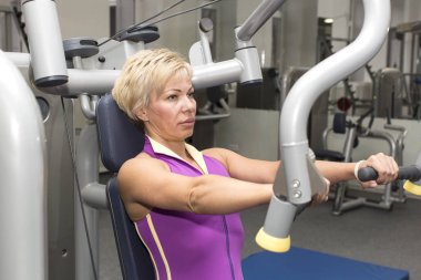 jimnastik salonu kadın vücut geliştirme yarışmalar