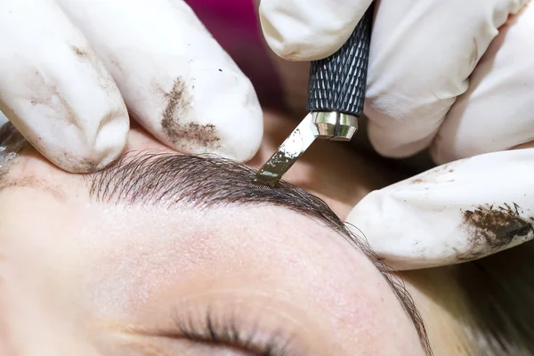 Mikrobleyding eyebrows workflow — Stock Photo, Image