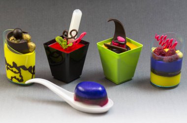 Mini Tatlılar ve et kanepeler sebze