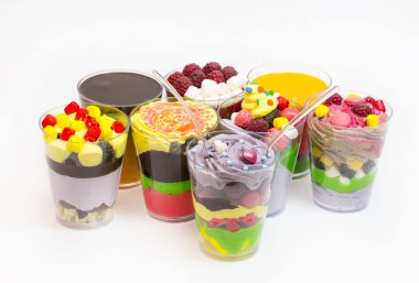 Mini Tatlılar ve et kanepeler sebze