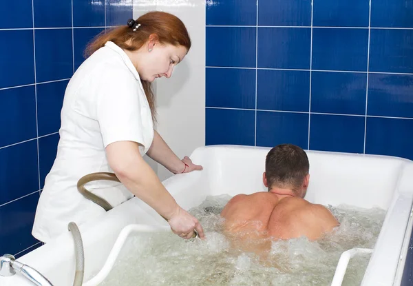 Förfarandet i den whirlpool hydrobath — Stockfoto