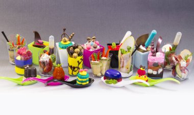 Mini Tatlılar ve et kanepeler sebze 