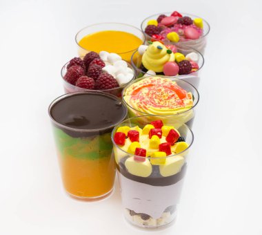 Mini Tatlılar ve et kanepeler sebze 