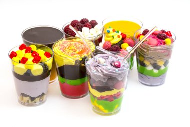 Mini Tatlılar ve et kanepeler sebze 