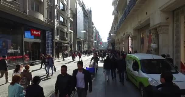 Istiklal Straße Fußgängerzone der Stadt — Stockvideo