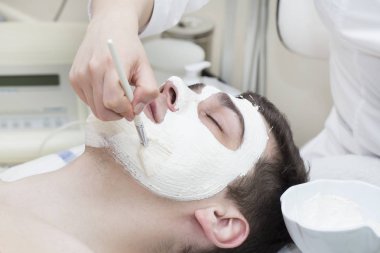 adam maske kozmetik prosedür 