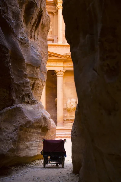 Antiga cidade rochosa abandonada de Petra na Jordânia — Fotografia de Stock