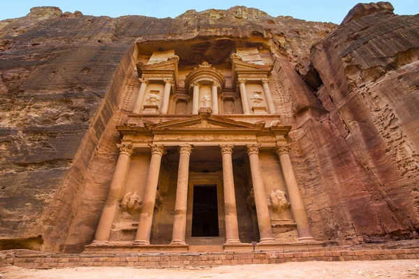 Antiga cidade rochosa abandonada de Petra na Jordânia — Fotografia de Stock