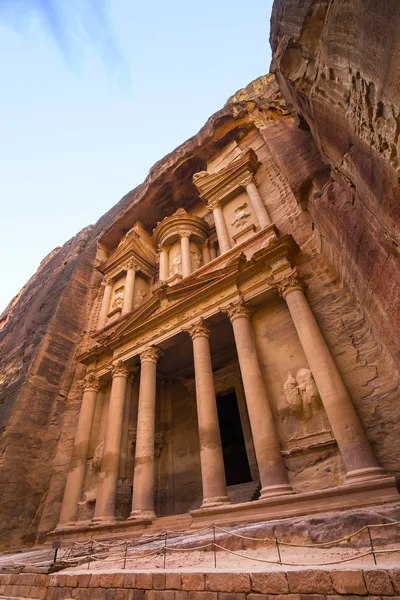 Antiga cidade rochosa abandonada de Petra na Jordânia — Fotografia de Stock