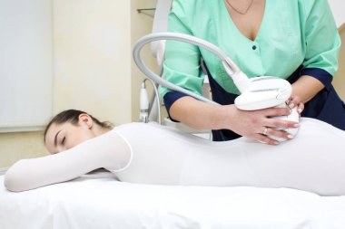 Klinik lipomassage işleme 