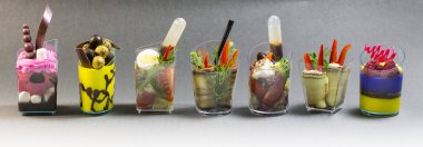 Mini Tatlılar ve et kanepeler sebze snacks